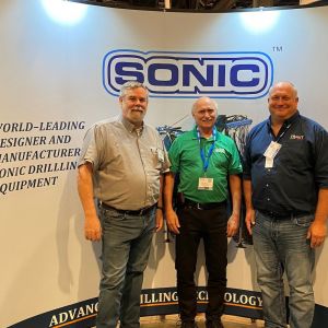 Sonic Drill head Engineers Ray R and Bill F working with Traut.JPG